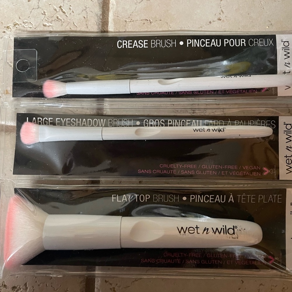 Random makeup brushes - Picture 3 of 7